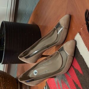 DONALD J PLINER Suede Heels